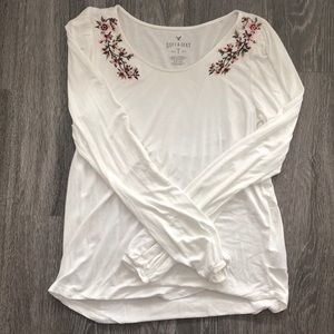 Long sleeve flower embroidered top